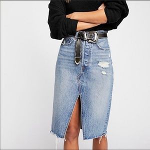 Levi’s distressed mid length skirt